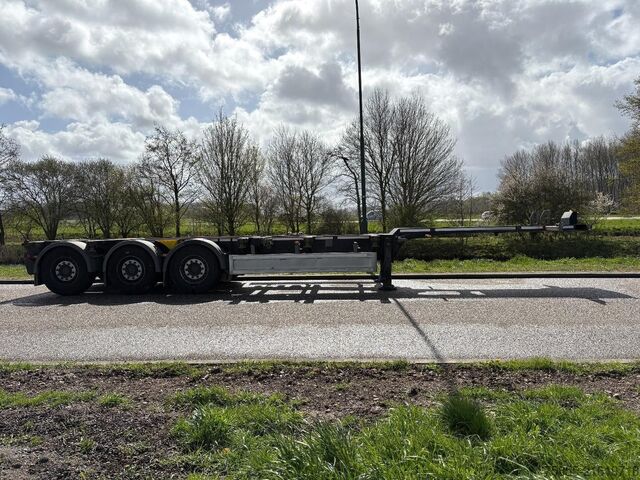 Containertransport Renders 3AFCST08 Multichassis / Extendable / SAF Axles ...
