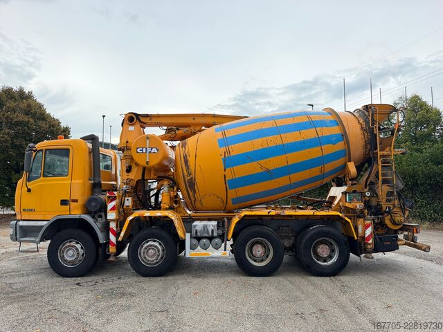 Betonpumpen-LKW Astra HD7 84.42
