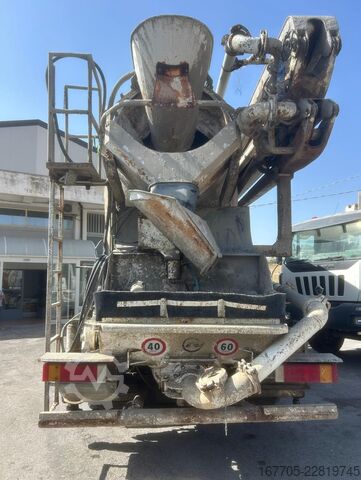 Betonpumpen-LKW Astra HD8 84.45