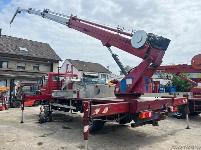 Truck-mounted crane van MERCEDES-BENZ 814 Dachdeckerkran Böcker AK 32/1200*Arbeitskorb
