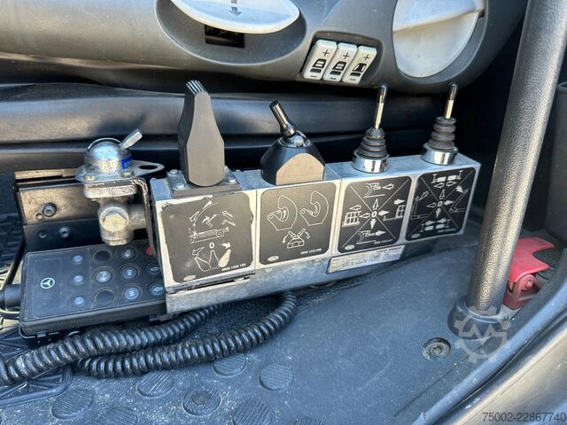 Hook arm Mercedes-Benz Actros 2646 MP3 ACTROS 2646 V6 6x2 / 3 PEDALS /...