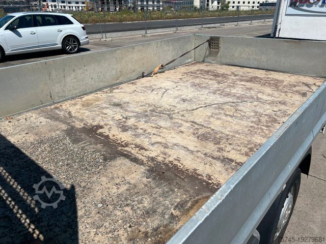 Pritschenwagen PEUGEOT Boxer * EURO 6 * 7 SITZER * 4 TÜRER * SCHALTGETR