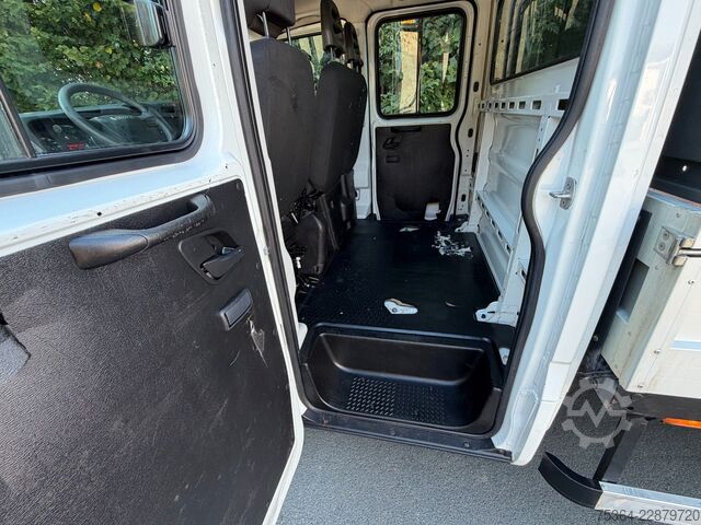 Pick-up van IVECO Daily 35S12 Hpi Doppelkabine Pritsche Ahk Kran