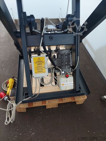 Hydraulic scissor lift table AURAMO-BOLZONI A 110E 010222 N