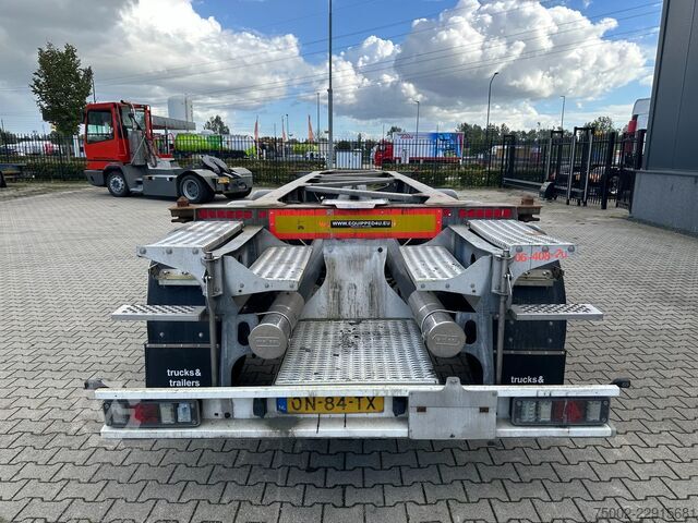 Container transportation Van Hool 3-ASSIGE OPLEGGER 20FT ADR chassis / empty weig...