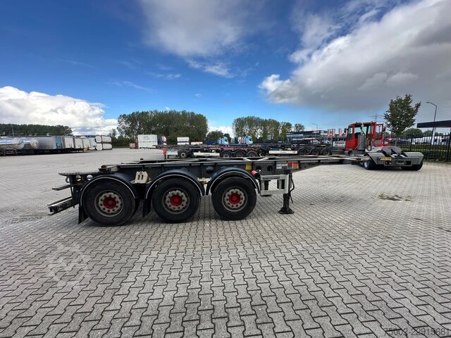 Container transportation Van Hool 3-ASSIGE OPLEGGER 20FT ADR chassis / empty weig...
