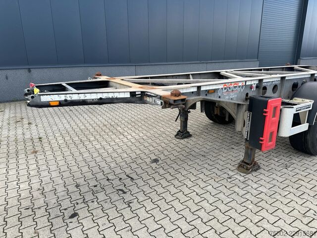Container transportation Van Hool 3-ASSIGE OPLEGGER 20FT ADR chassis / empty weig...