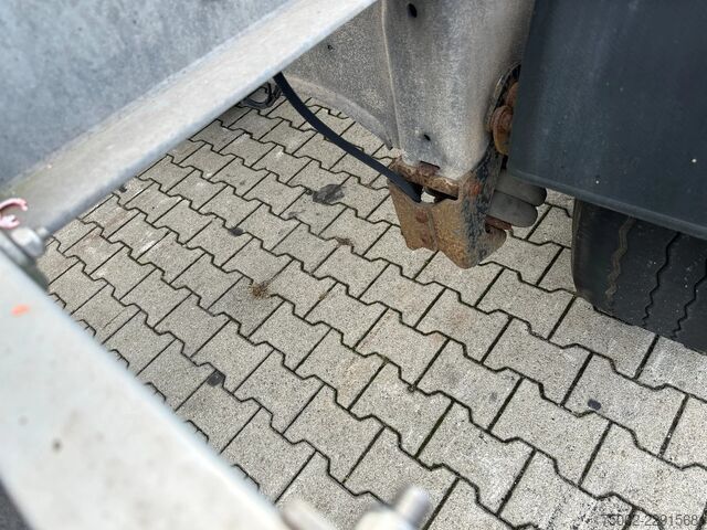 Container transportation Van Hool 3-ASSIGE OPLEGGER 20FT ADR chassis / empty weig...