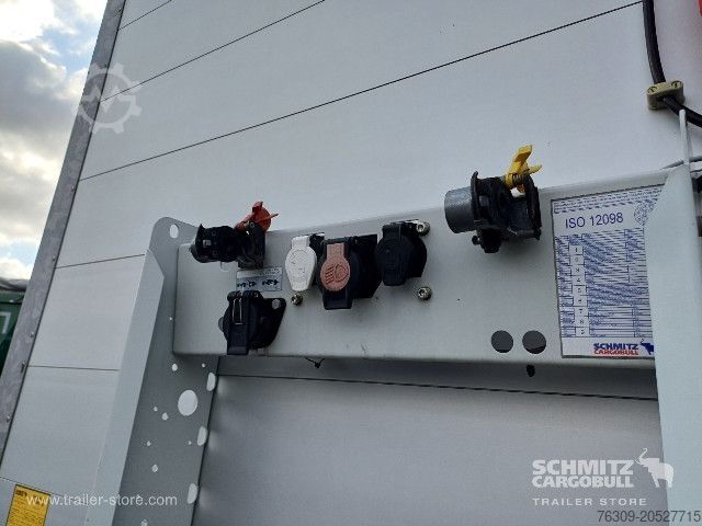 Auflieger mit Pritsche & Plane Schmitz Cargobull Curtainsider Standard Getränke