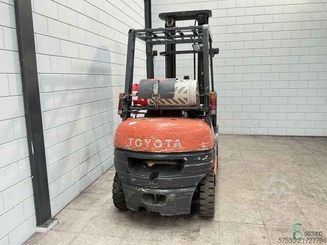 Forklift Toyota 42 6FGF25