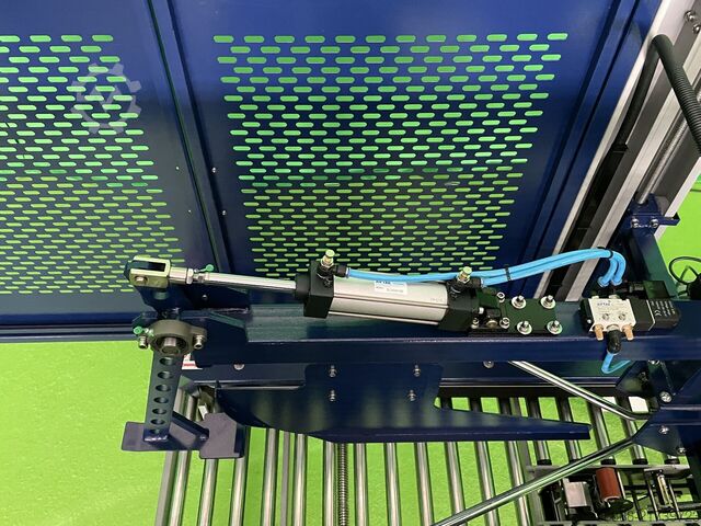 Carton sealer for opened cartons Kartonverschließmaschine min. B115/H110 MH-FJ-3A mit Deckelverschließmechanismus