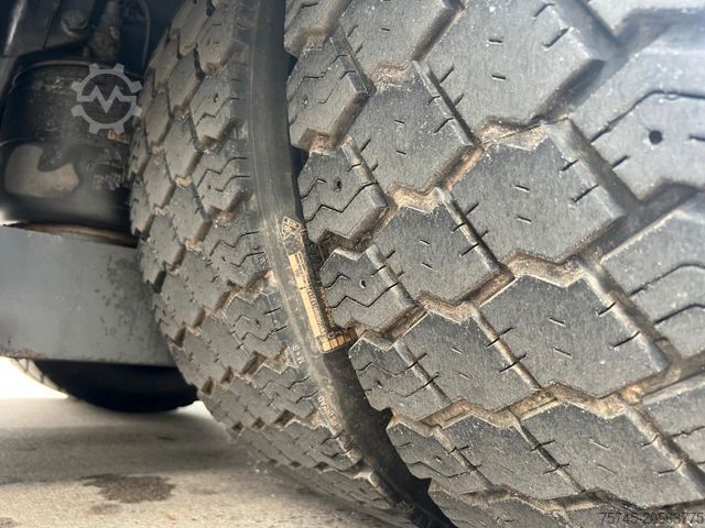 LKW mit Getränkeaufbau MERCEDES-BENZ AXOR 2529 * VOLLLUFT * WENIG KM *  2T LBW