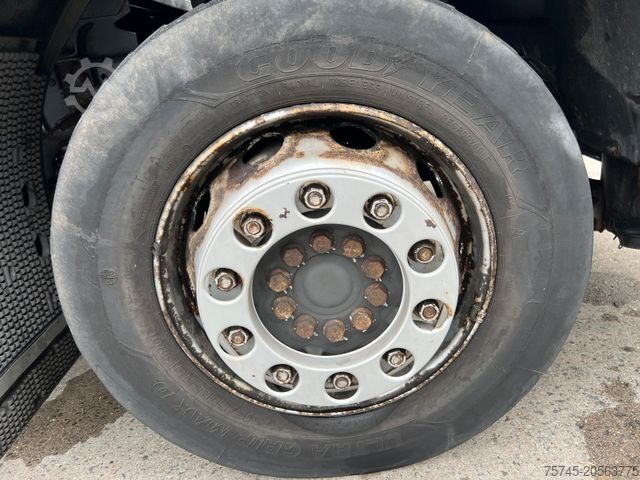 LKW mit Getränkeaufbau MERCEDES-BENZ AXOR 2529 * VOLLLUFT * WENIG KM *  2T LBW