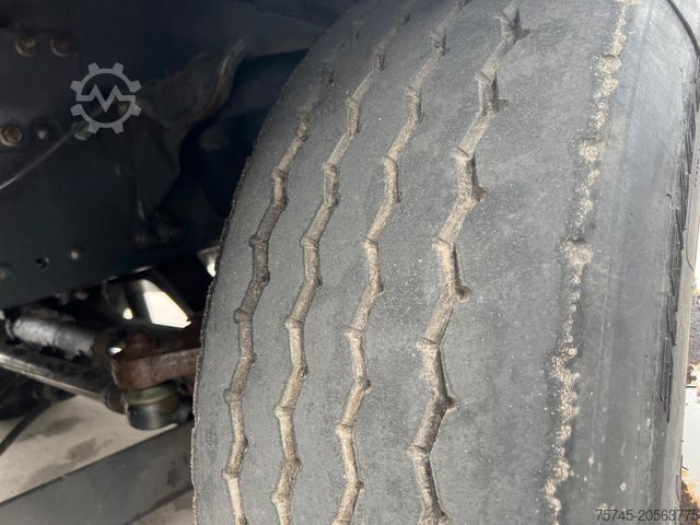 LKW mit Getränkeaufbau MERCEDES-BENZ AXOR 2529 * VOLLLUFT * WENIG KM *  2T LBW