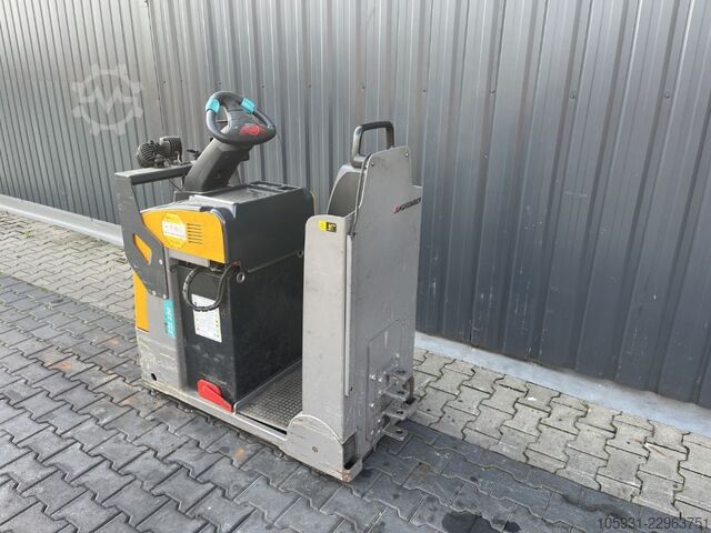 Schlepper Jungheinrich EZS130