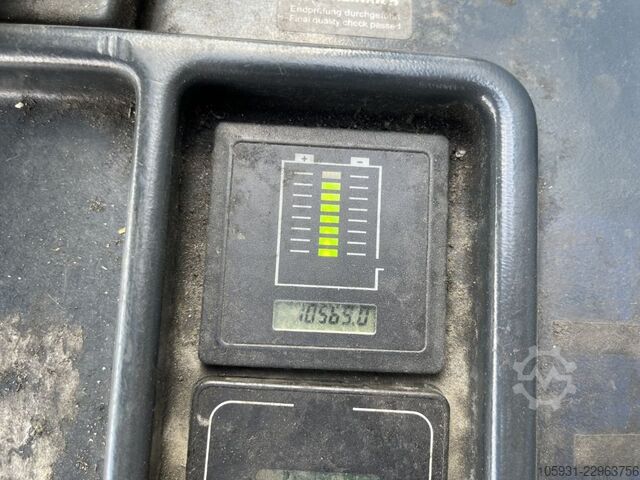 Schlepper Jungheinrich EZS130