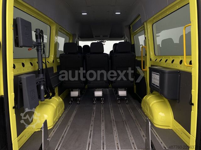 Kleinbus VW Crafter 35 Aut. *Rollstuhl-Rampe* 8-Sitze (5615)