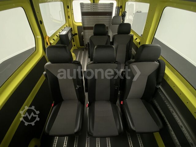 Kleinbus VW Crafter 35 Aut. *Rollstuhl-Rampe* 8-Sitze (5615)