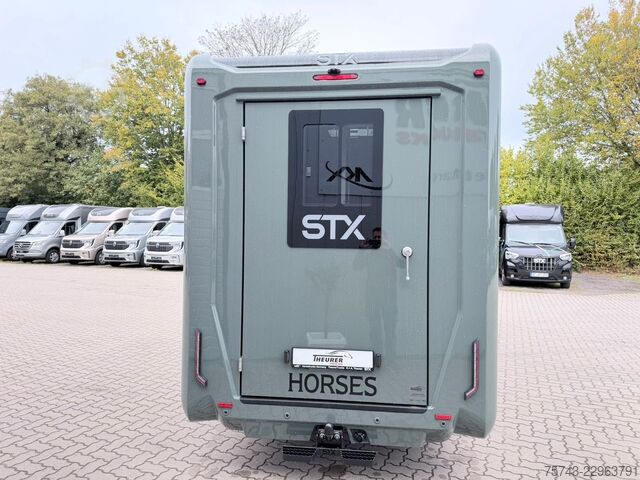 Viehtransporter RENAULT Master STX 5 Sitzer Haras ex. Lang Automatik