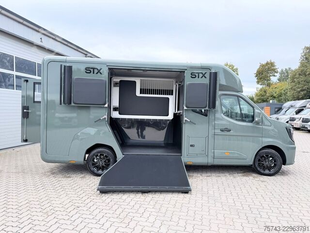 Viehtransporter RENAULT Master STX 5 Sitzer Haras ex. Lang Automatik