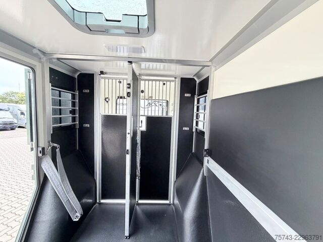 Viehtransporter RENAULT Master STX 5 Sitzer Haras ex. Lang Automatik