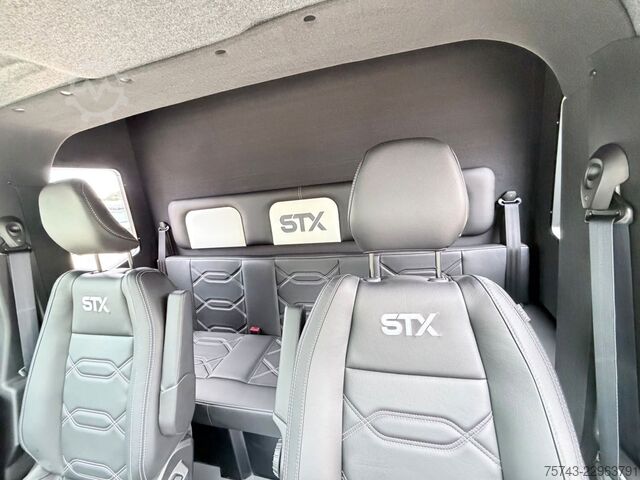 Viehtransporter RENAULT Master STX 5 Sitzer Haras ex. Lang Automatik