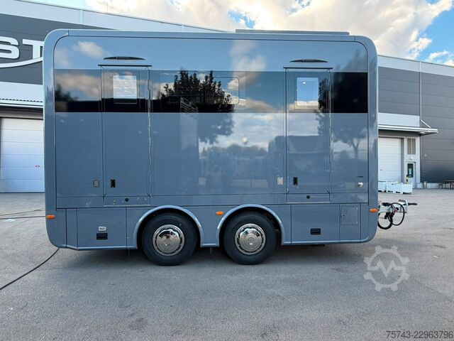 Pferdeanhänger  STX Trailer  4 Pferde Wohnung, Dusche, Neu