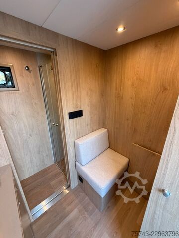 Pferdeanhänger  STX Trailer  4 Pferde Wohnung, Dusche, Neu