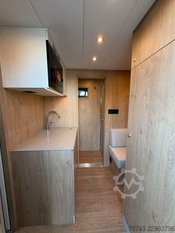 Pferdeanhänger  STX Trailer  4 Pferde Wohnung, Dusche, Neu