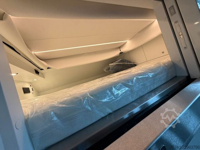 Pferdeanhänger  STX Trailer  4 Pferde Wohnung, Dusche, Neu