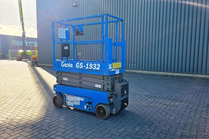 Scherenhebebühne Genie GS1932 Electric, Working Height 7.8 m, 227kg Capac
