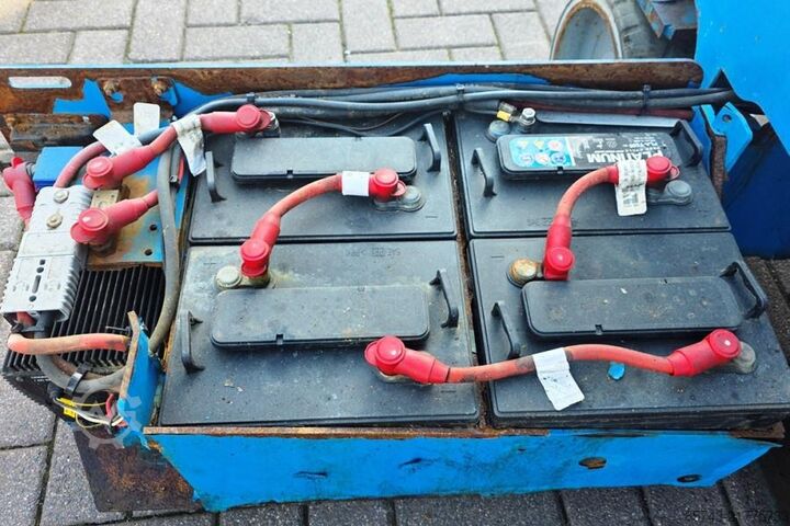 Scherenhebebühne Genie GS1932 Electric, Working Height 7.8 m, 227kg Capac