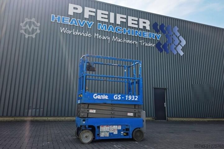 Scherenhebebühne Genie GS1932 Electric, Working Height 7.8 m, 227kg Capac