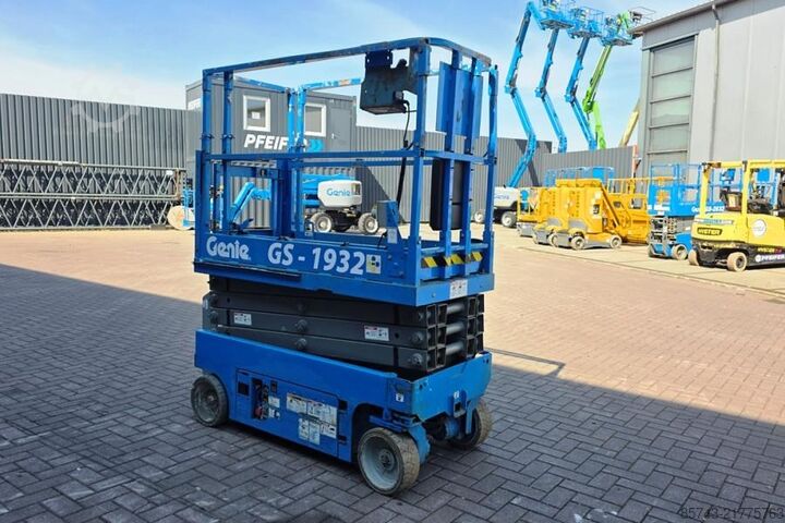Scherenhebebühne Genie GS1932 Electric, Working Height 7.8 m, 227kg Capac