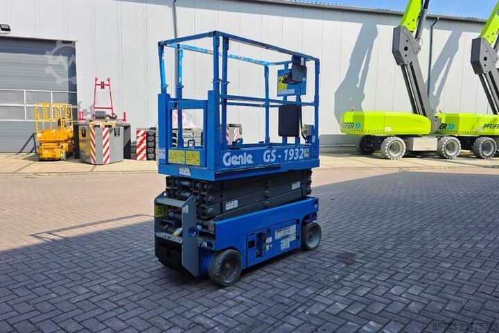 Scherenhebebühne Genie GS1932 Electric, Working Height 7.8 m, 227kg Capac