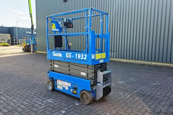 Scherenhebebühne Genie GS1932 Electric, Working Height 7.8 m, 227kg Capac