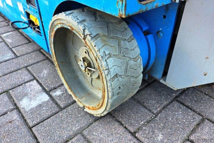 Scherenhebebühne Genie GS1932 Electric, Working Height 7.8 m, 227kg Capac