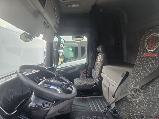 Standard road tractor SCANIA R410