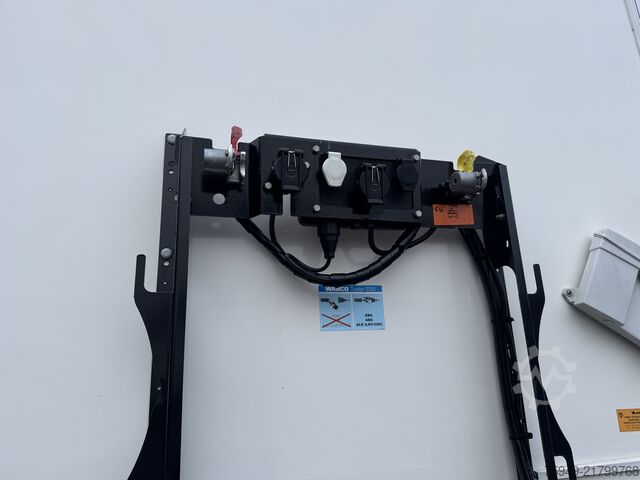 NS-3 dry freight box body, lift axle, SAF Wielton NS-3 Trockenfracht-Koffer, Liftachse, SA