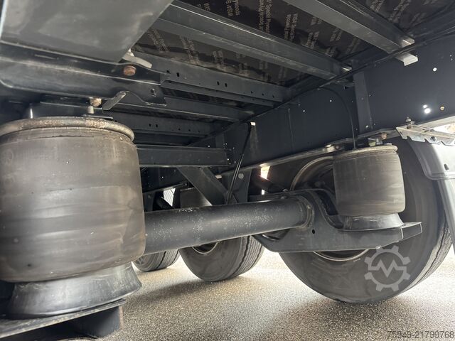 NS-3 dry freight box body, lift axle, SAF Wielton NS-3 Trockenfracht-Koffer, Liftachse, SA