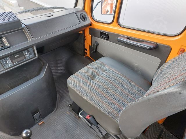 Other MERCEDES-BENZ Vario 208D Doka Pritsche - Restauriert