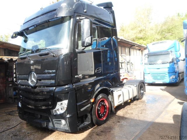 Volume tractor unit MERCEDES-BENZ 1848 LS/ Low Deck