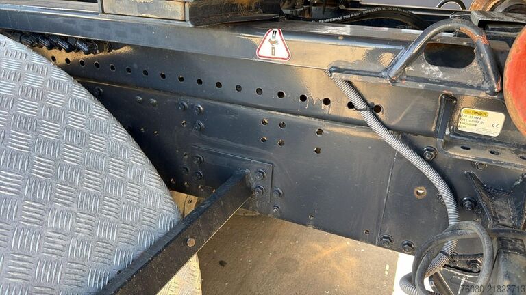 Hook arm system Iveco Trakker 410 (BE TRUCK / PALFINGER PK 18002 + PA...