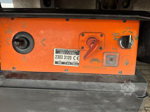 Closed box Mercedes-Benz Sprinter 317, Taillift D'Hollandia