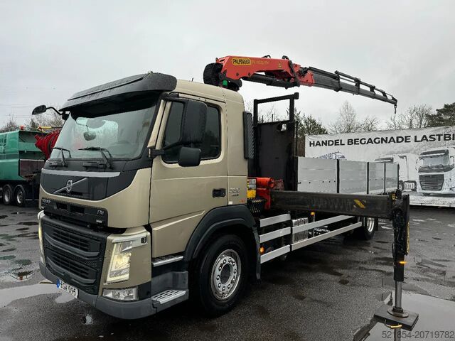 Ladepritsche Volvo FM 11.330 4x2, Flatbed-truck with 18t/m Crane, ...