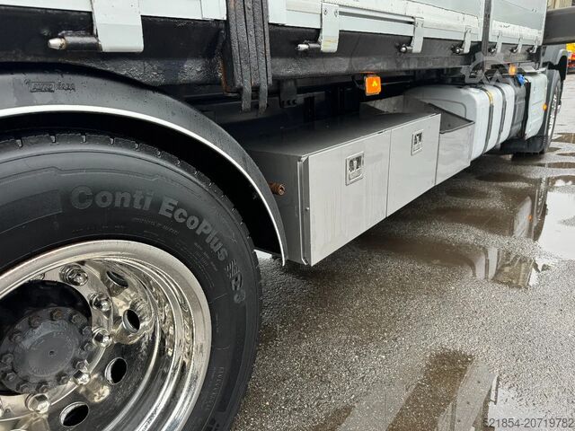 Ladepritsche Volvo FM 11.330 4x2, Flatbed-truck with 18t/m Crane, ...