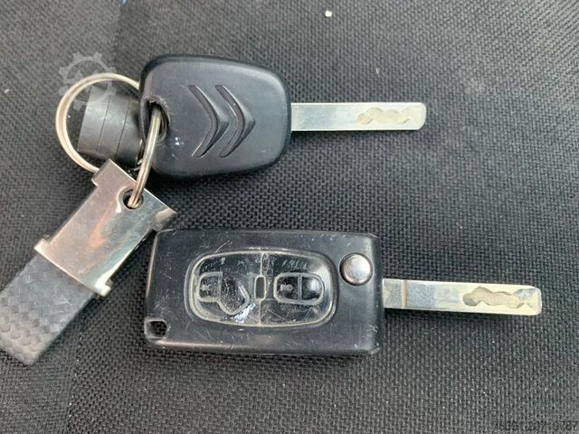 Kleintransporter Citroen Berlingo Multispace 5 posti - Autocarro -