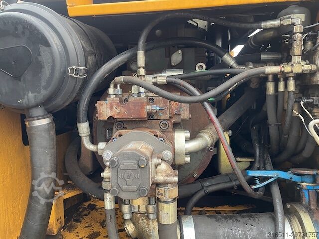 Kettenbagger Liebherr R900C Litronic