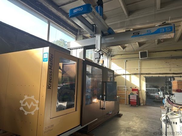 Injection molding machine Krauss Maffei KM 250-2000 CX Blue Power