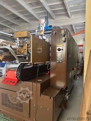 Injection molding machine Krauss Maffei KM 250-2000 CX Blue Power